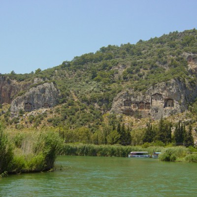 de graven bij Dalyan